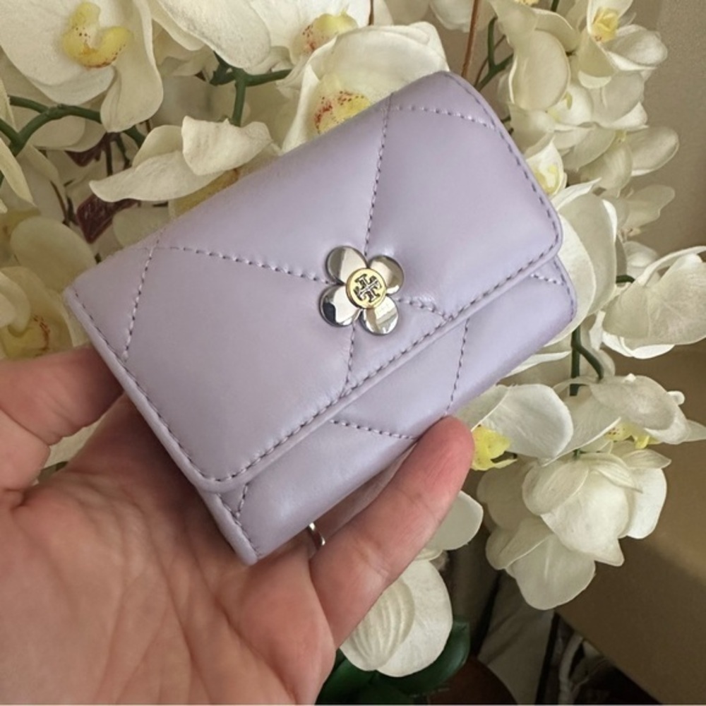 Tory Burch KIRA DIAMOND QUILT CLOVER FLAP CARD CASE